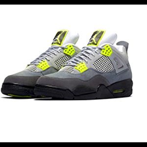 Air Jordan 4 Retro SE Neon